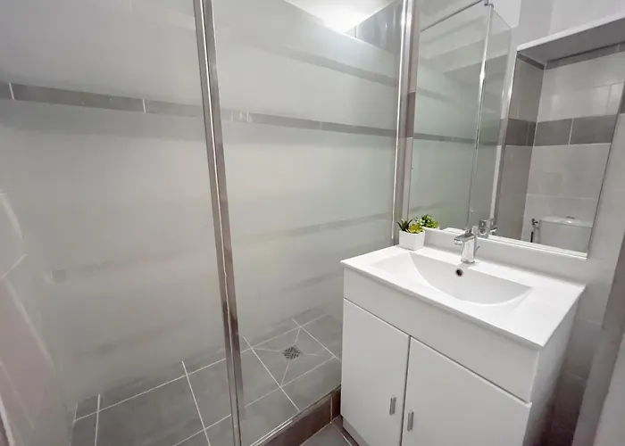 Confortable Avec Climatisation Au Cap D'agde Avec Port, Plages Et Nature Accessible A Pied